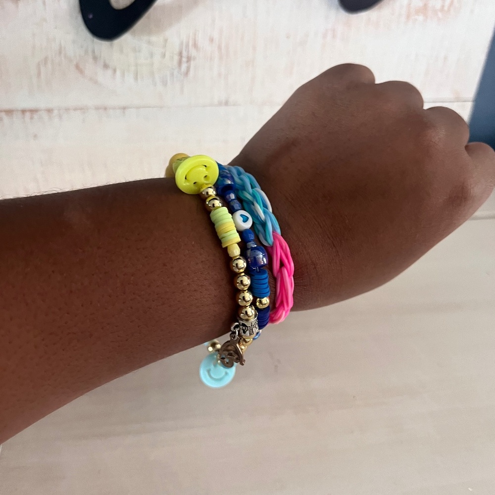 3 handmade friendship bracelets!